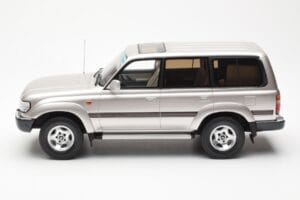 Toyota Land Cruiser HDJ80 Bež Metalik Otto 1:18 OT438 Smola – slika 3 od 6