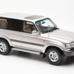 Toyota Land Cruiser HDJ80 Bež Metalik Otto 1:18 - image 4 of 6