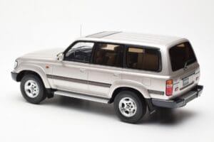 Toyota Land Cruiser HDJ80 Bež Metalik Otto 1:18 OT438 Smola – slika 5 od 6