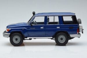 Toyota Land Cruiser J76 Modra Almost Real 1:18 870101 Kovina – slika 4 od 7