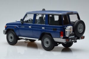 Toyota Land Cruiser J76 Modra Almost Real 1:18 870101 Kovina – slika 6 od 7