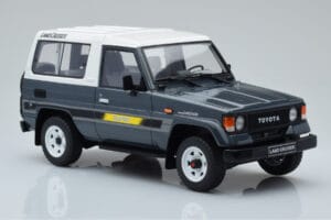 Toyota Land Cruiser LJ73 Siv Otto 1:18 OT437 Smola – slika 4 od 6