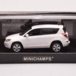 Toyota RAV4 XA30 Bel Minichamps 1:43 - image 4 of 4