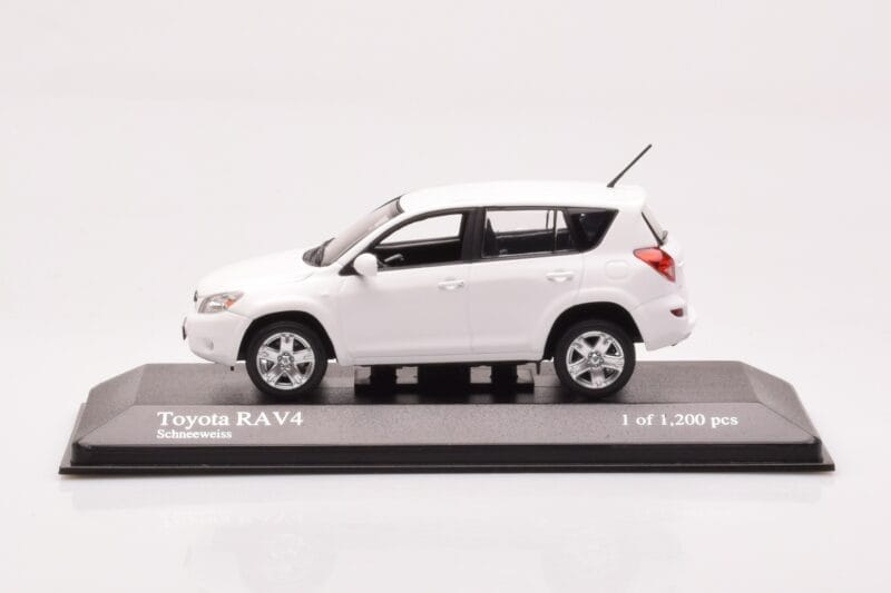 Toyota RAV4 XA30 Bel Minichamps 1:43