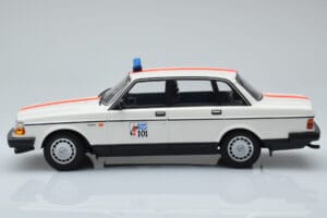 Volvo 240 GL Policija Belgija Minichamps 1:18 155171492 Kovina – slika 3 od 6