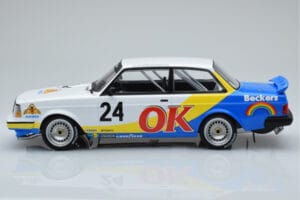 Volvo 240 Turbo Beckers #24 P.G. Andersson Nurburgring 1985 IXO 1:18 18RMC105A Kovina – slika 3 od 6