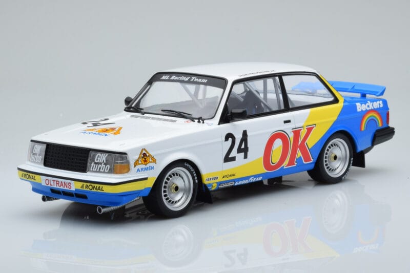 Volvo 240 Turbo Beckers #24 P.G. Andersson Nurburgring 1985 IXO 1:18