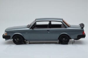 Volvo 240 Turbo Siv IXO 1:18 18CMC089 Kovina – slika 3 od 6
