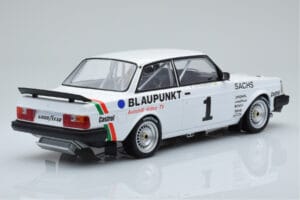 Volvo 240 Turbo IPS Racing Blaupunkt #1 P. Stureson DTM Zolder 1986 IXO 1:18 18RMC106 Kovina – slika 2 od 6
