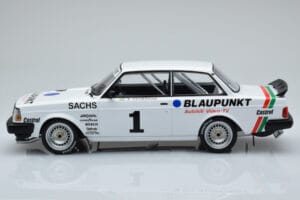 Volvo 240 Turbo IPS Racing Blaupunkt #1 P. Stureson DTM Zolder 1986 IXO 1:18 18RMC106 Kovina – slika 3 od 6