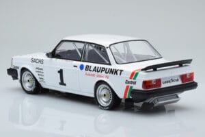 Volvo 240 Turbo IPS Racing Blaupunkt #1 P. Stureson DTM Zolder 1986 IXO 1:18 18RMC106 Kovina – slika 5 od 6
