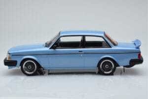 Volvo 240 Turbo Svetlo Modra IXO 1:18 18MCC090 Kovina – slika 3 od 6