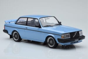 Volvo 240 Turbo Svetlo Modra IXO 1:18 18MCC090 Kovina – slika 4 od 6