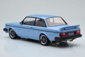 Volvo 240 Turbo Svetlo Modra IXO 1:18 18MCC090 Kovina – slika 5 od 6