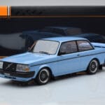 Volvo 240 Turbo Svetlo Modra IXO 1:18 - image 6 of 6