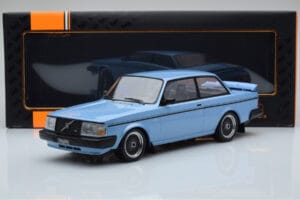 Volvo 240 Turbo Svetlo Modra IXO 1:18 18MCC090 Kovina – slika 6 od 6