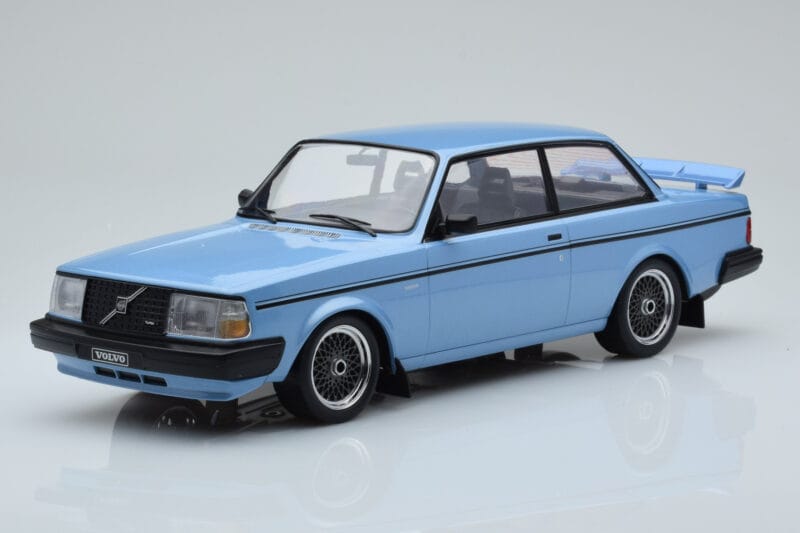 Volvo 240 Turbo Svetlo Modra IXO 1:18