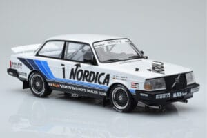 Volvo 240 Turbo Nordica #1 J. Cecotto / A. Olafsson ETCC Brno 1986 IXO 1:18 18RMC087 Kovina – slika 4 od 6