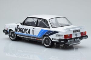 Volvo 240 Turbo Nordica #1 J. Cecotto / A. Olafsson ETCC Brno 1986 IXO 1:18 18RMC087 Kovina – slika 5 od 6
