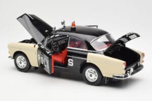 Volvo P121 Policija Revell 1:18 8904 Kovina – slika 5 od 8