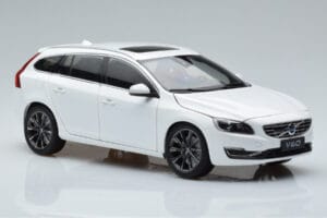 Volvo V60 D3 Crystal Bela FAW 1:18 9430840 Kovina – slika 5 od 7