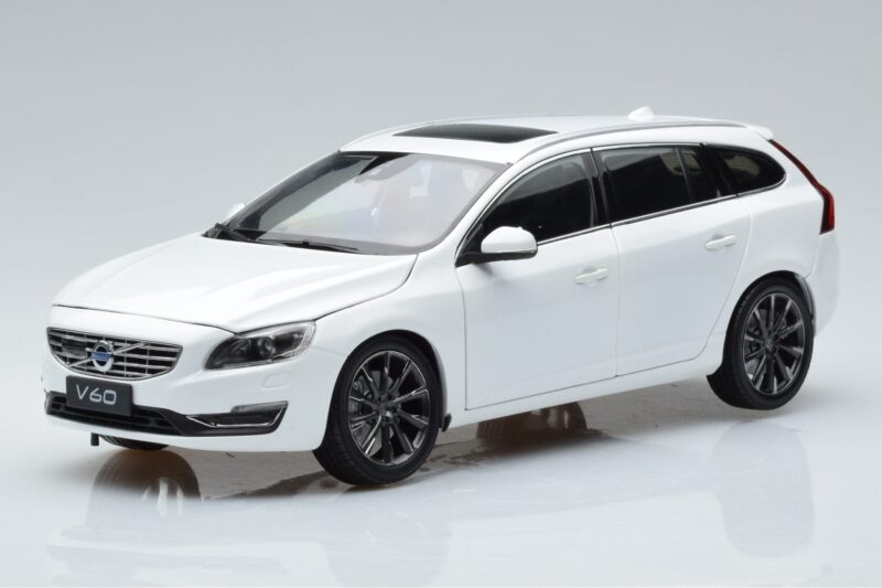 Volvo V60 D3 Crystal Bela FAW 1:18 9430840 Kovina