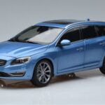 Volvo V60 D3 Power Moder FAW 1:18 9430839 Kovina