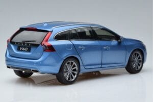 Volvo V60 D3 Power Moder FAW 1:18 9430839 Kovina – slika 3 od 7