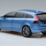 Volvo V60 D3 Power Moder FAW 1:18 9430839 Kovina - image 6 of 7