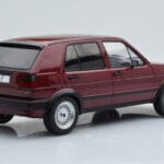 Volkswagen Golf GTI Mk2 Rdeč MCG 1:18 - image 2 of 6
