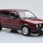 Volkswagen Golf GTI Mk2 Rdeč MCG 1:18 - image 4 of 6