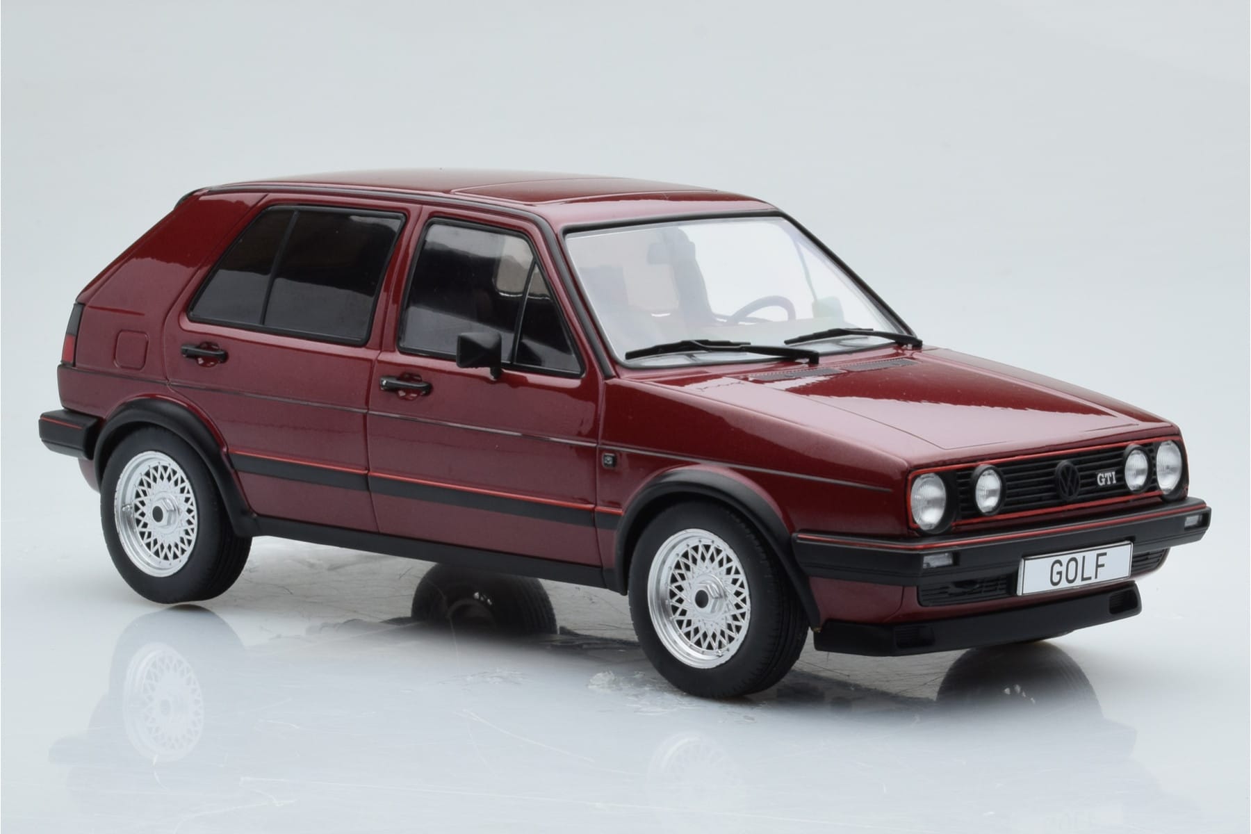 Volkswagen Golf GTI Mk2 Rdeč MCG 1:18 MCG18391 Kovina – slika 4 od 6