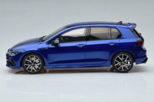 Volkswagen Golf Mk8 R Moder Otto 1:18 OT413 Smola – slika 3 od 6