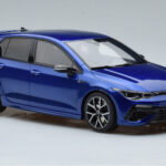 Volkswagen Golf Mk8 R Moder Otto 1:18 - image 4 of 6