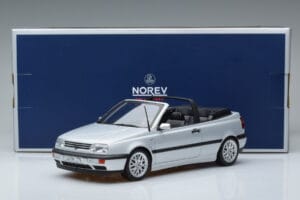 Volkswagen Golf Mk3 Kabriolet Srebrna Norev 1:18 188468 Kovina – slika 6 od 6