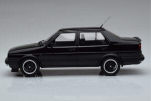 Volkswagen Jetta Mk2 Črn Otto 1:18 OT1021 Smola – slika 3 od 6