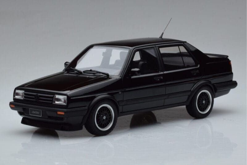 Volkswagen Jetta Mk2 Črn Otto 1:18 OT1021 Smola