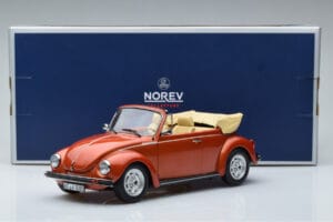 Volkswagen Beetle 1303 Kabriolet Oranžna Norev 1:18 188526 Kovina – slika 6 od 6