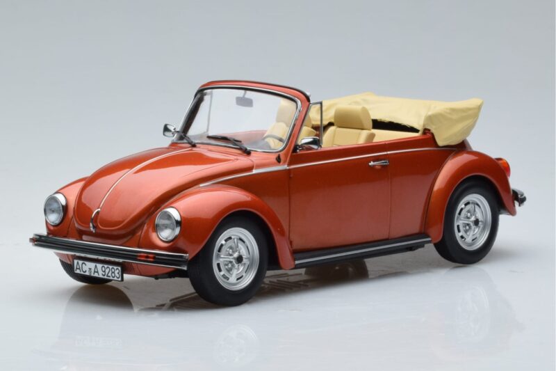 Volkswagen Beetle 1303 Kabriolet Oranžna Norev 1:18 188526 Kovina