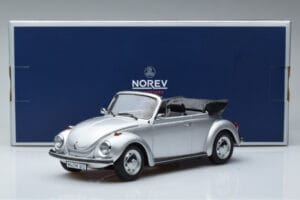 Volkswagen Beetle 1303 Kabriolet Srebrna Norev 1:18 188530 Kovina – slika 6 od 6
