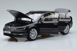 Volkswagen Phaeton V6 Mazeppa Siv Kyosho 1:18 08831MBK Kovina – slika 2 od 9
