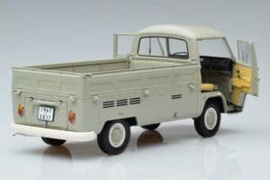 Volkswagen T2a Pickup Izdaja 50. Obletnice Schuco 1:18 450019800 Kovina – slika 2 od 7