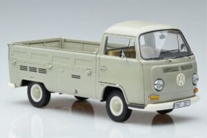 Volkswagen T2a Pickup Izdaja 50. Obletnice Schuco 1:18 450019800 Kovina – slika 5 od 7