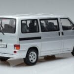 Volkswagen T4b Transporter Caravelle Minibus Schuco 1:18 450041500 Kovina - image 3 of 8
