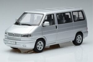 Volkswagen T4b Transporter Caravelle Minibus Schuco 1:18 450041500 Kovina