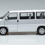Volkswagen T4b Transporter Caravelle Minibus Schuco 1:18 450041500 Kovina - image 5 of 8