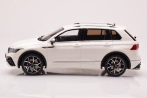 Volkswagen Tiguan R Bela Otto 1:18 OT1001 Smola – slika 3 od 6