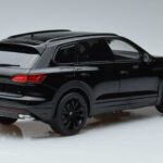 Volkswagen Touareg CR Črn FAW 1:18 LTC761021BLA Kovina - image 3 of 7