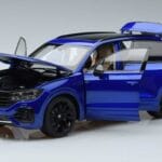 Volkswagen Touareg CR Modra FAW 1:18 LTC761021BLU Kovina - image 2 of 7