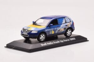 Volkswagen Touareg 7L Shell Helix Fresh Up Force Minichamps 1:43 VOLKSWAGEN-264066 Kovina – slika 2 od 4
